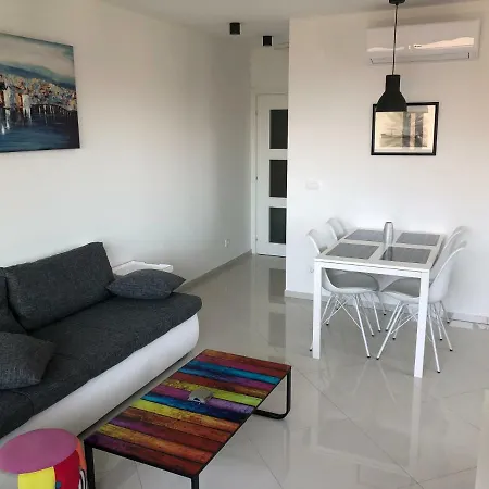 Apartment Oasis *